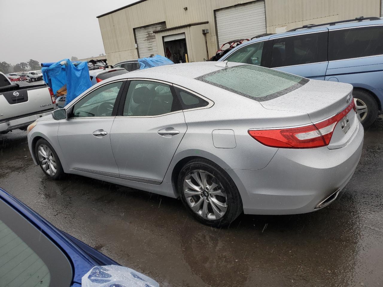 Lot #2888790546 2012 HYUNDAI AZERA GLS