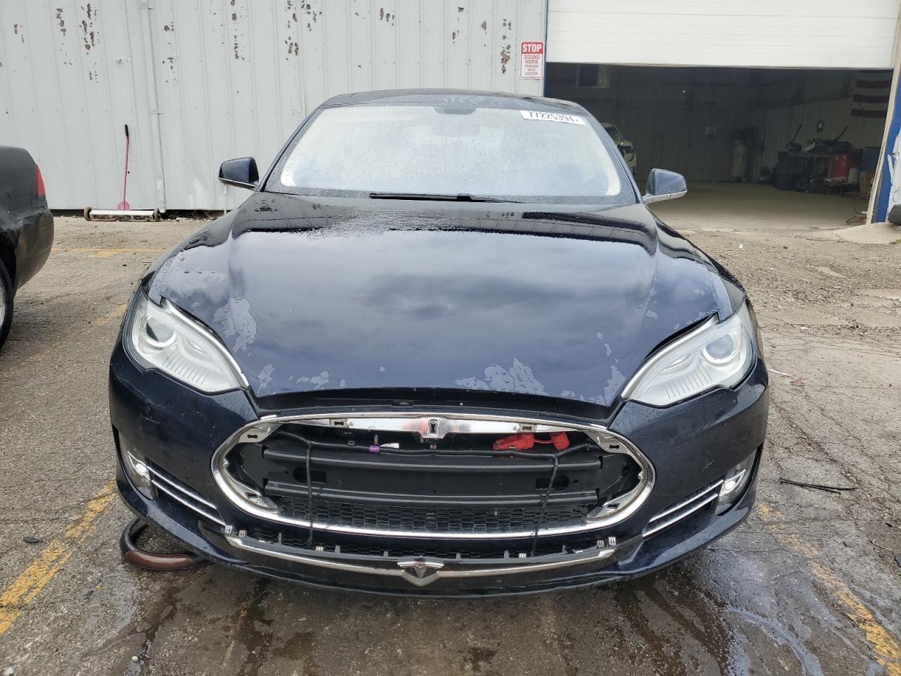 Lot #2955301554 2014 TESLA MODEL S