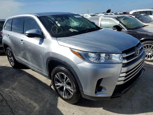 VIN 5TDZARFH2JS040357 2018 Toyota Highlander, LE no.4