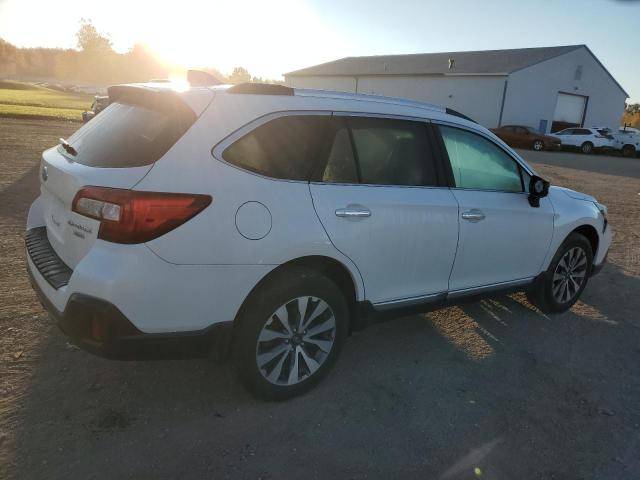 VIN 4S4BSETCXJ3393538 2018 Subaru Outback, Touring no.3