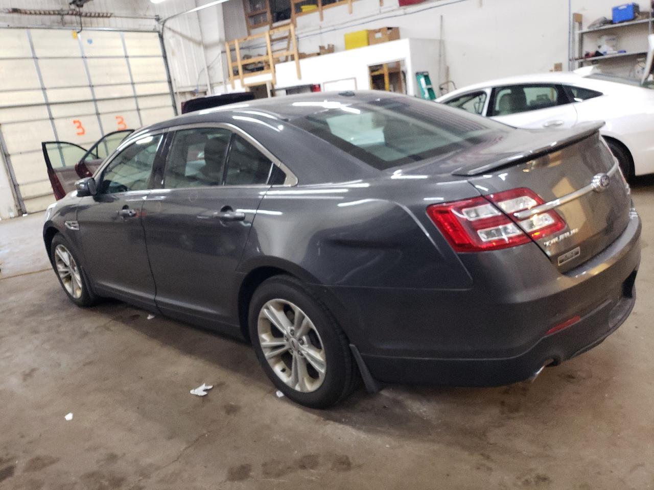 Lot #2972368540 2015 FORD TAURUS SEL