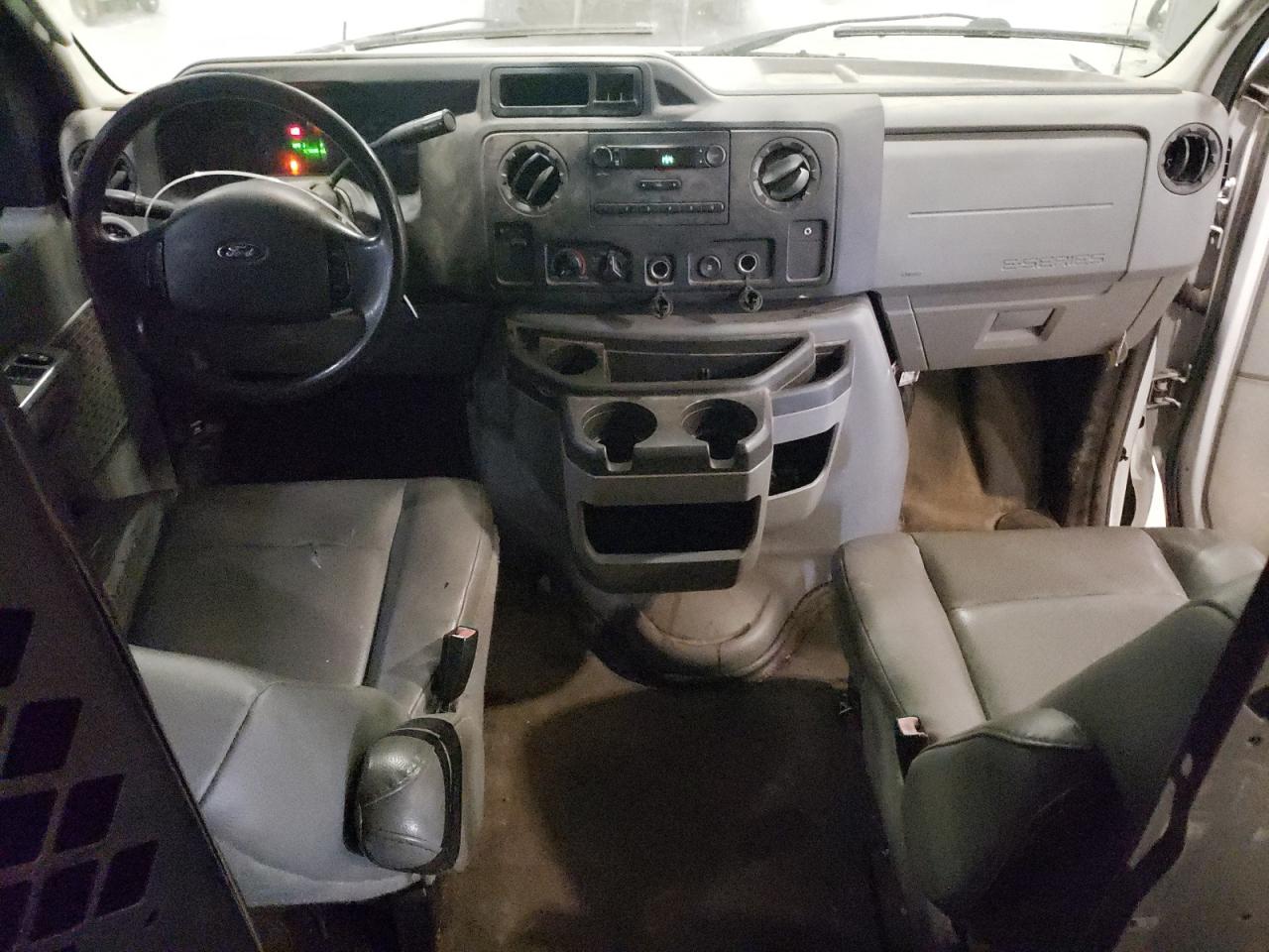 FORD ECONOLINE E250 VAN