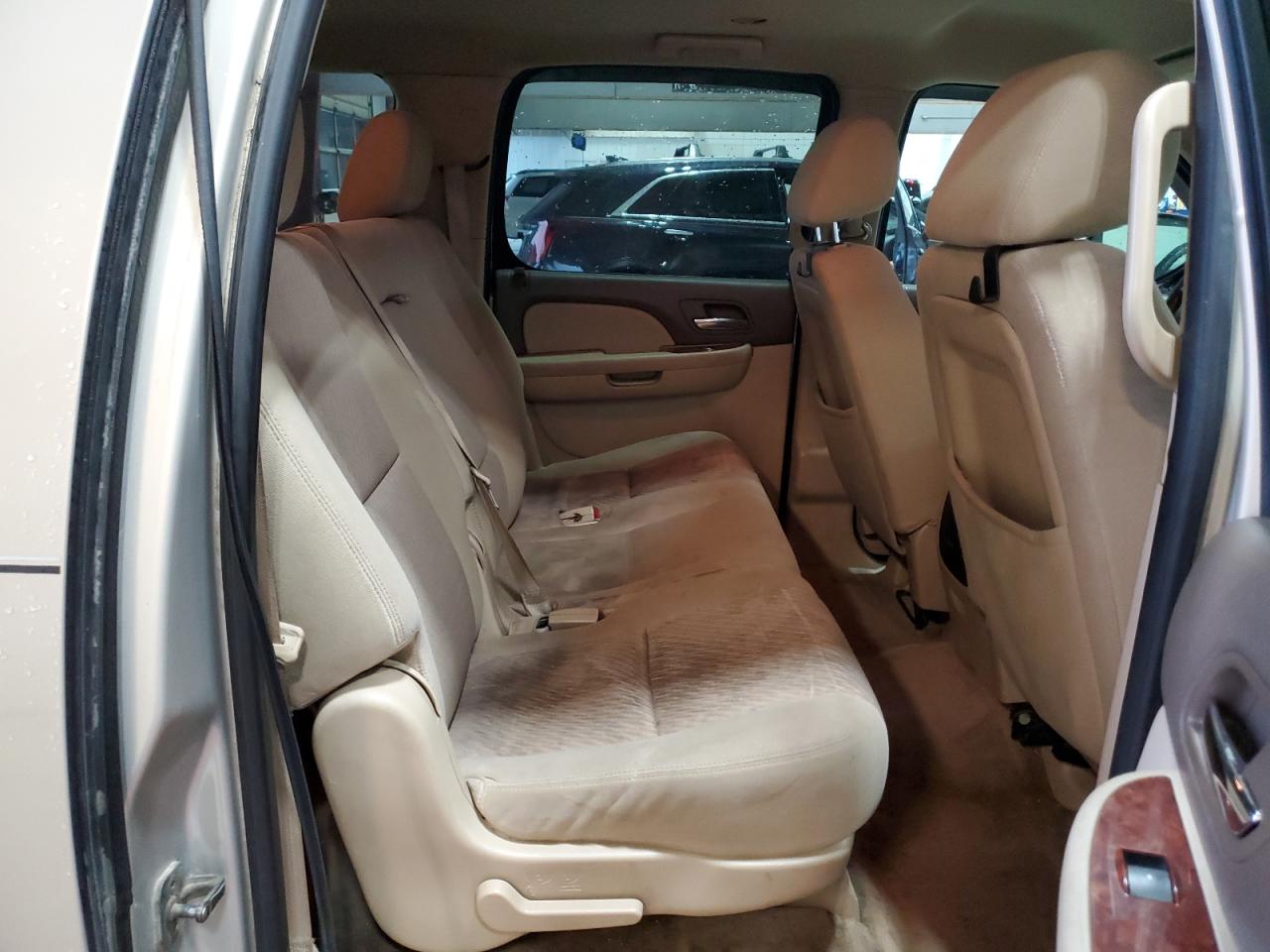 CHEVROLET SUBURBAN K1500 LS