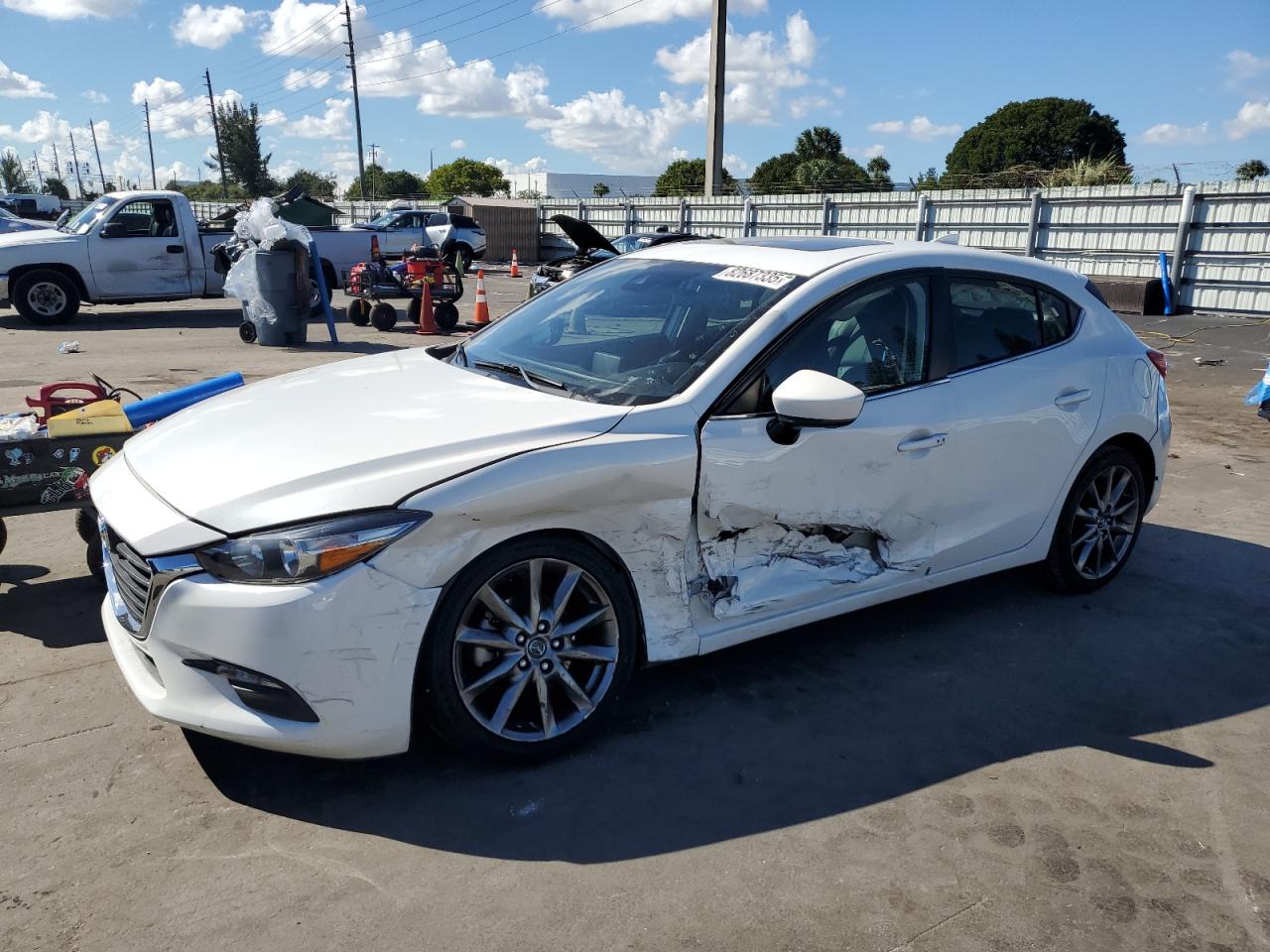 Lot #3302918087 2018 MAZDA 3 TOURING