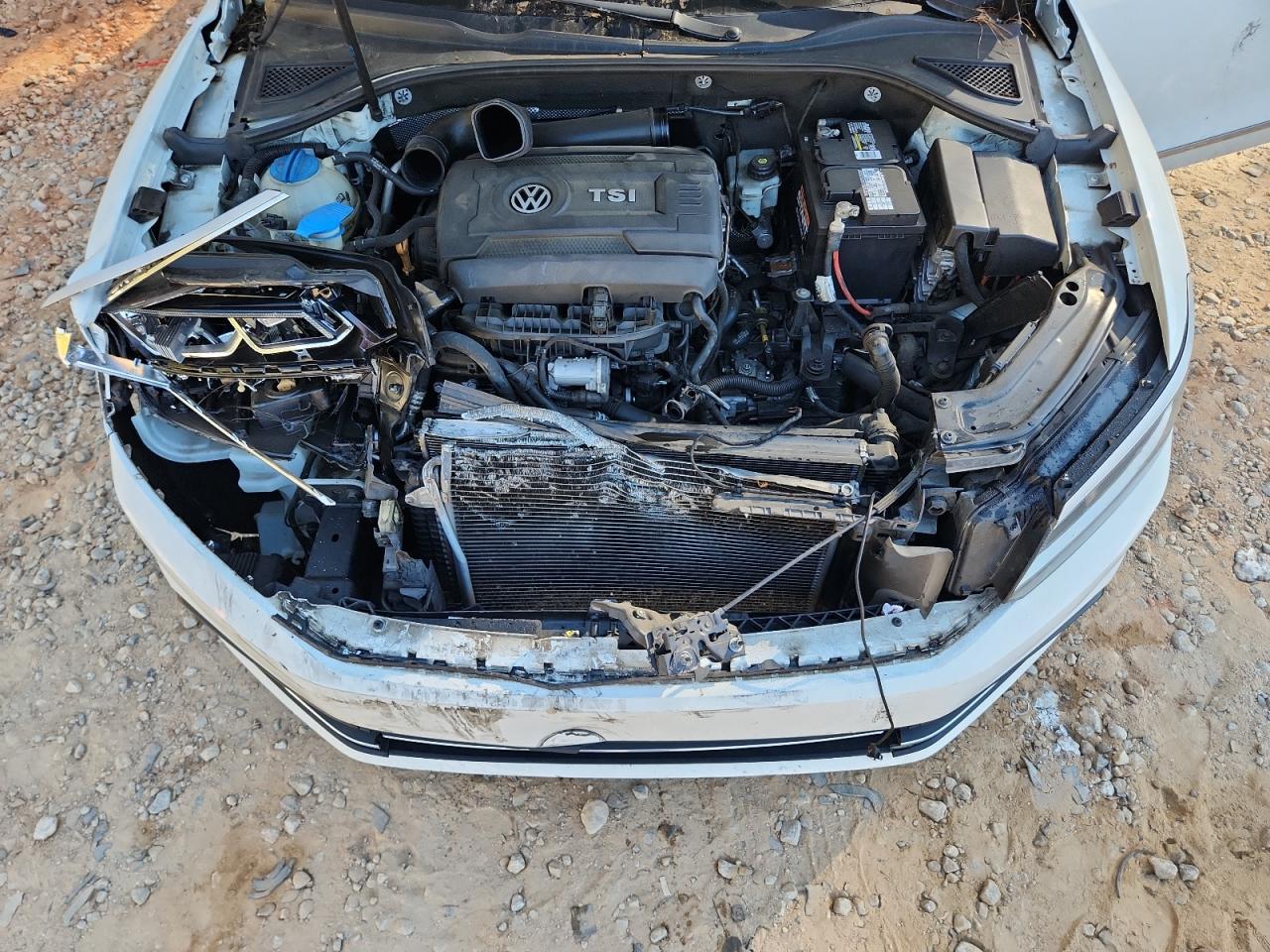 VOLKSWAGEN PASSAT SE