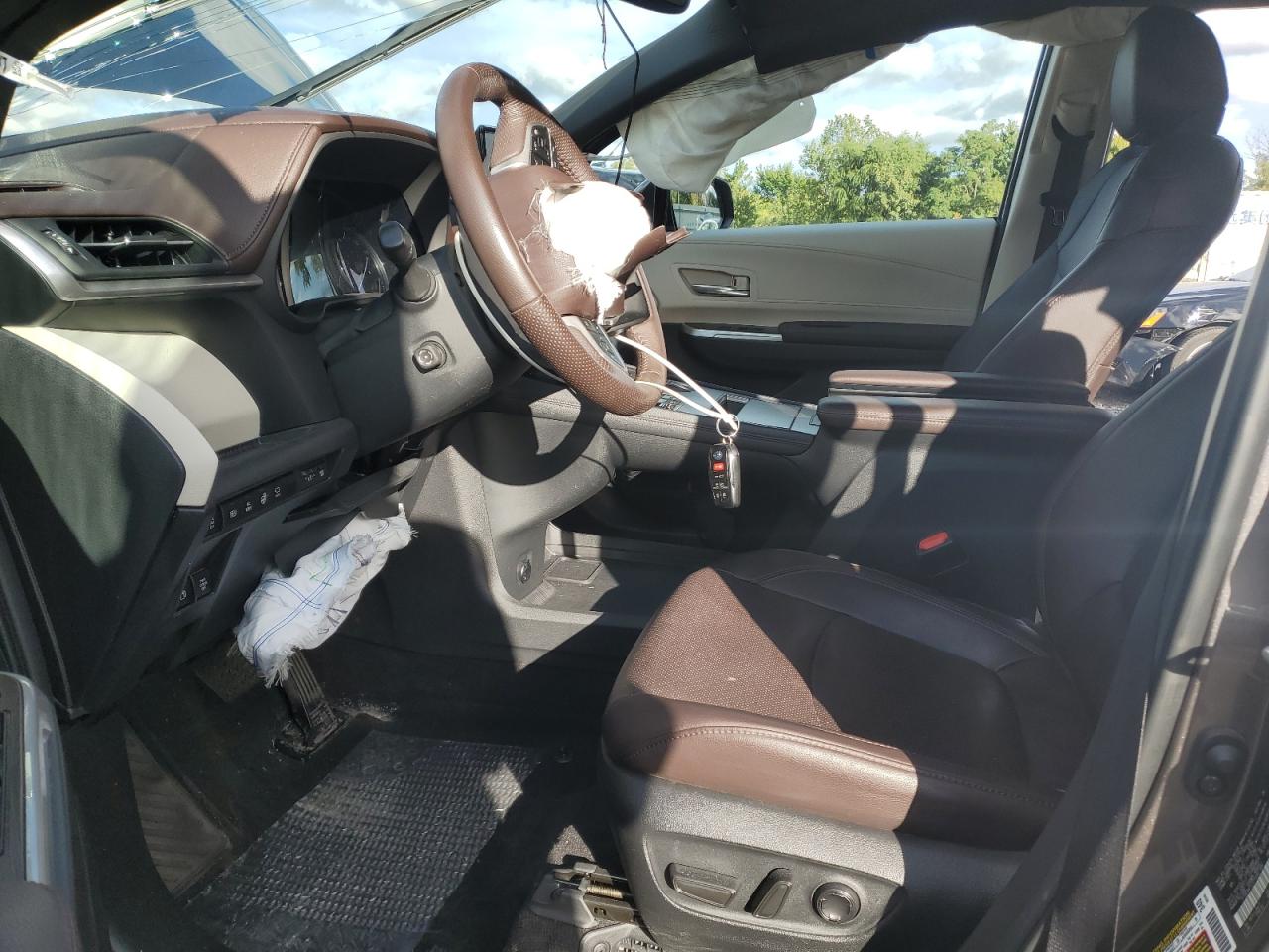 TOYOTA SIENNA LIMITED