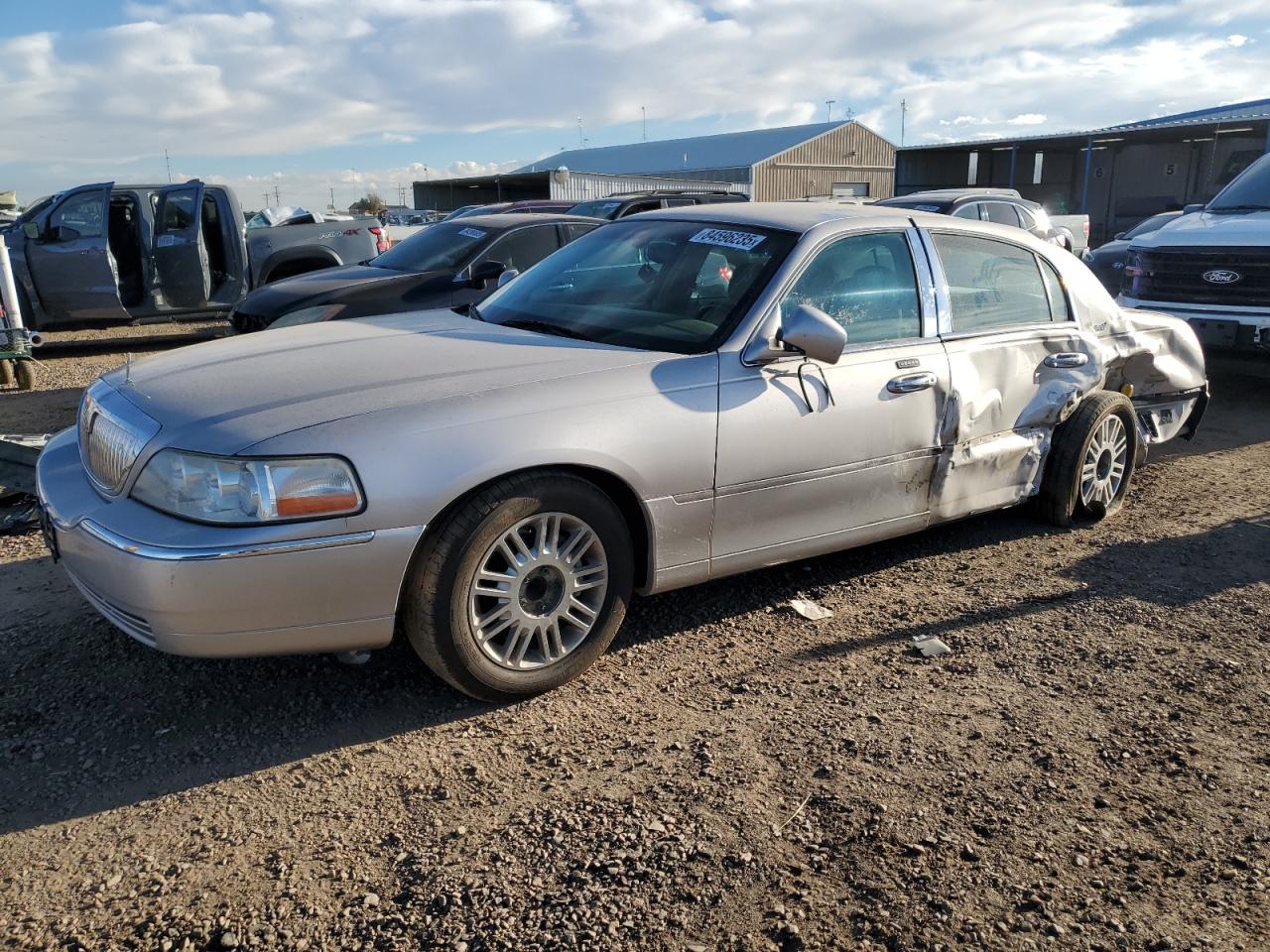 LINCOLN TOWN CAR SIGNATURE LIMITED