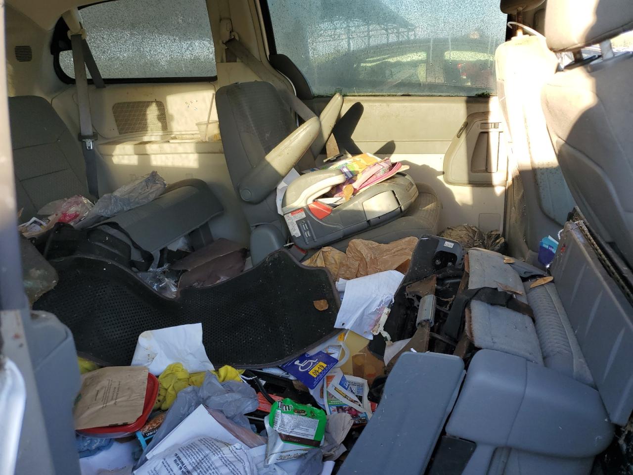 CHRYSLER TOWN & COUNTRY LX