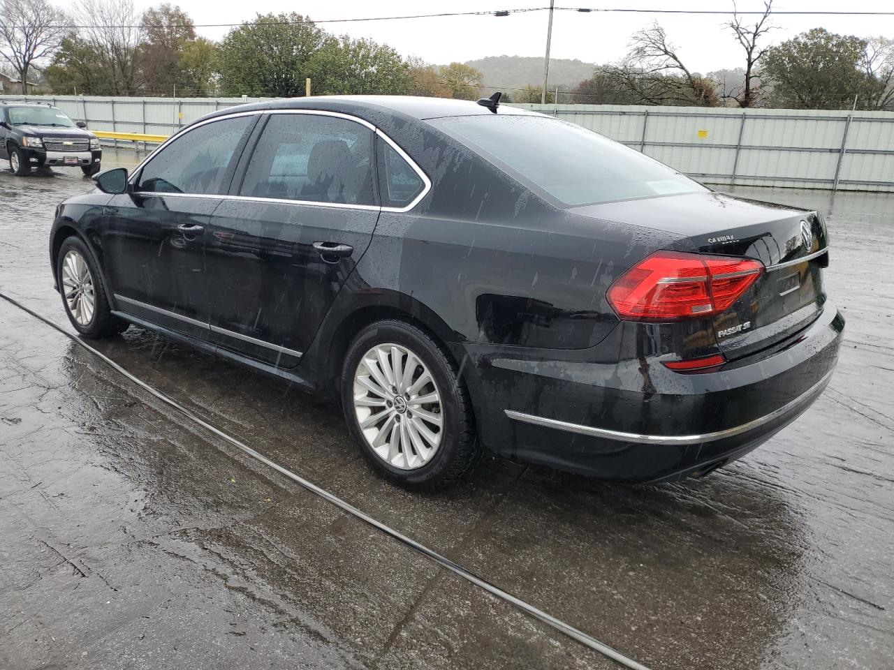 VOLKSWAGEN PASSAT SE