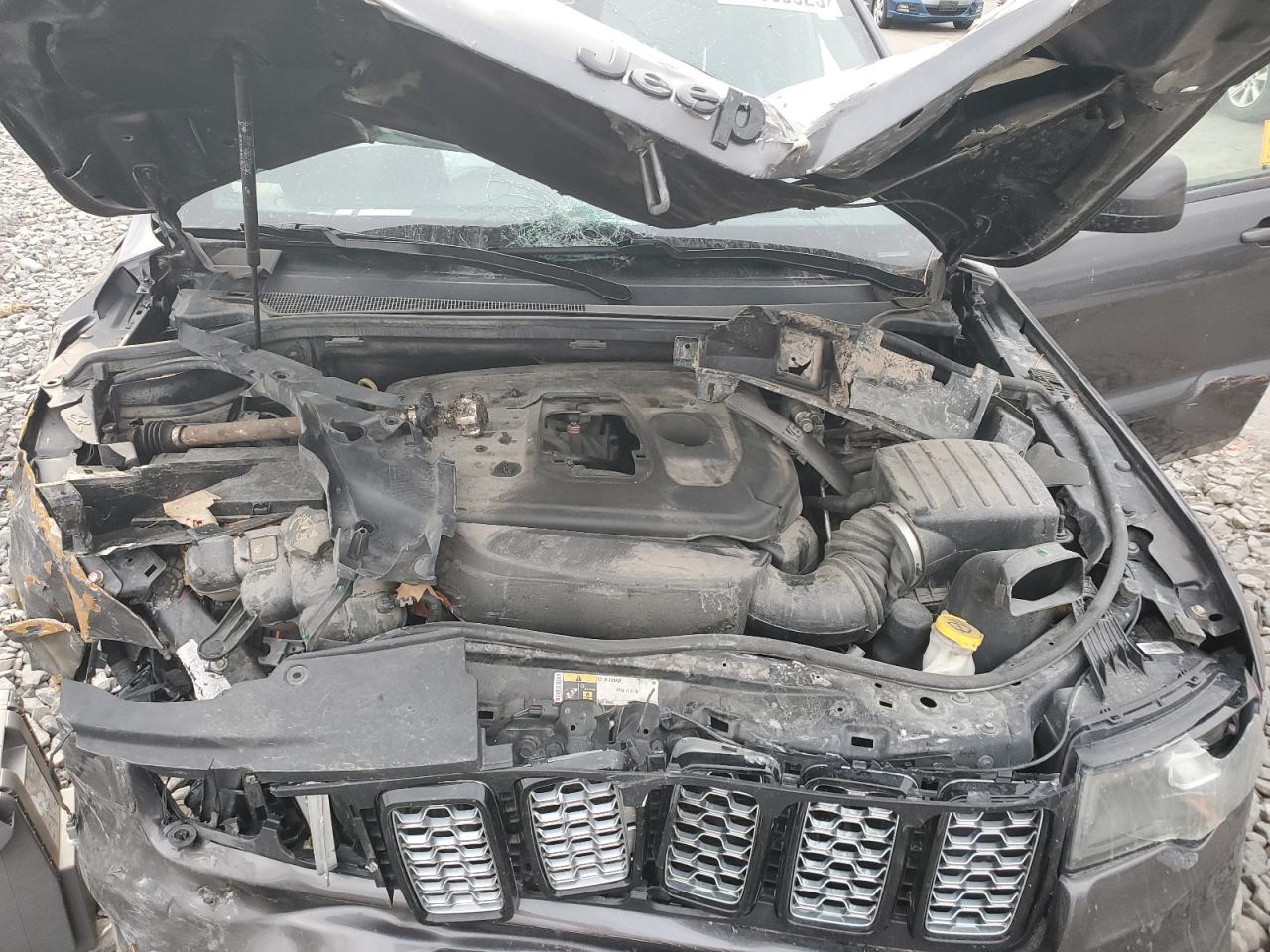 JEEP GRAND CHEROKEE LAREDO