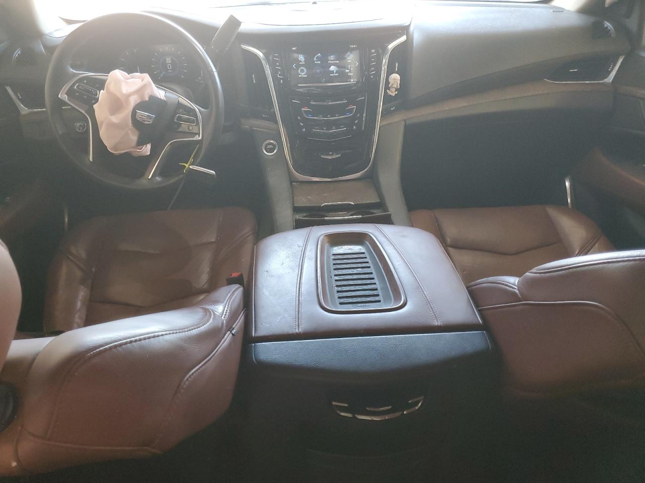 CADILLAC ESCALADE PREMIUM LUXURY