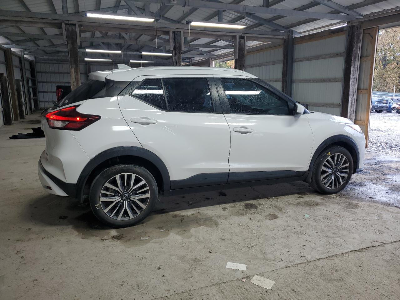 NISSAN KICKS SV