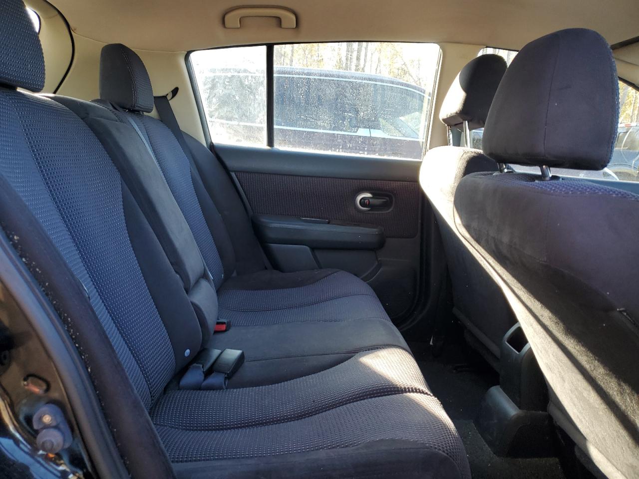NISSAN VERSA S