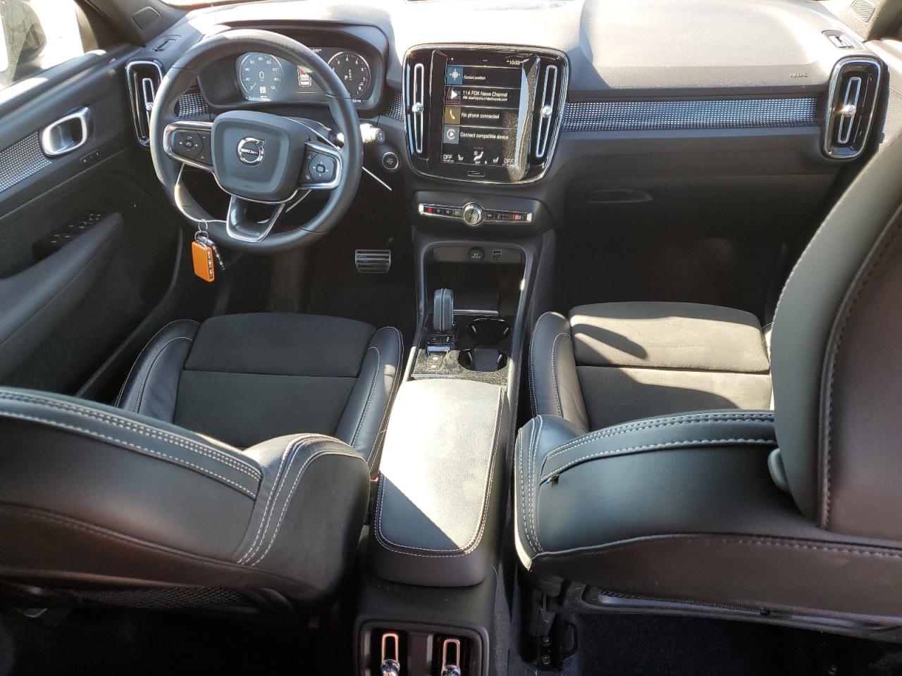 VOLVO XC40 T5 R-DESIGN