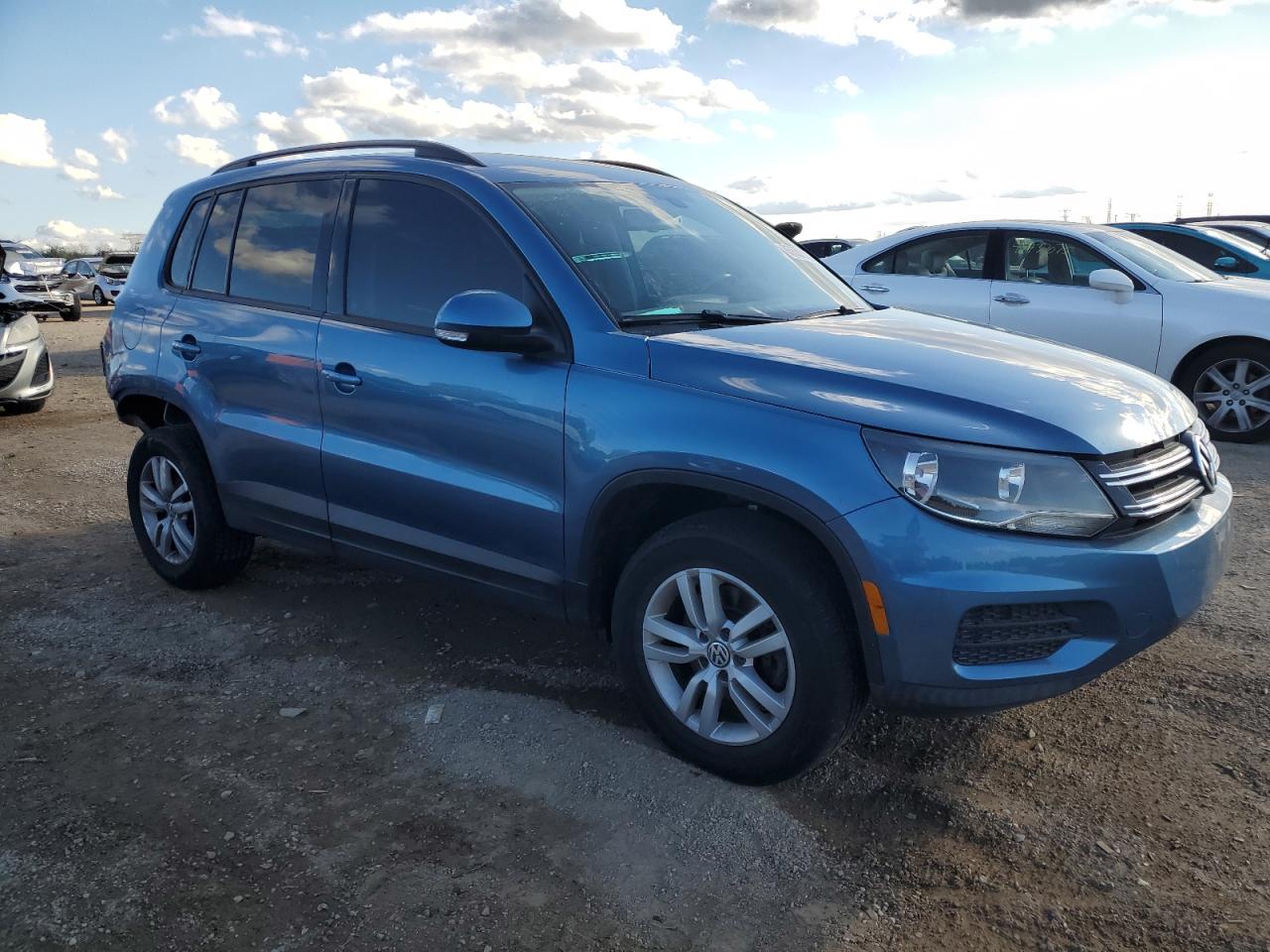 VOLKSWAGEN TIGUAN S