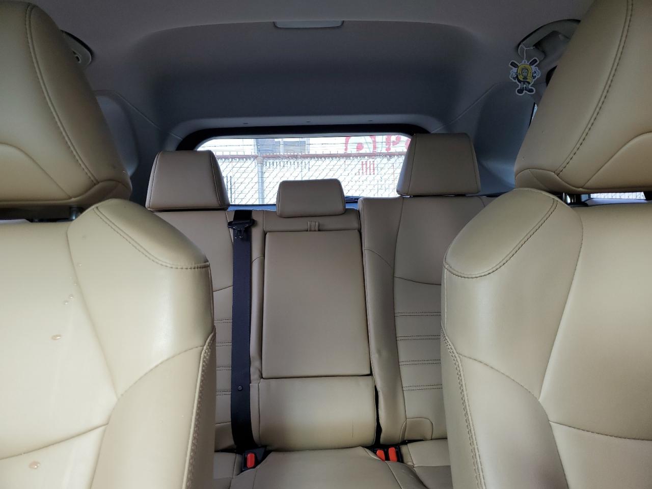 TOYOTA RAV4 XLE PREMIUM