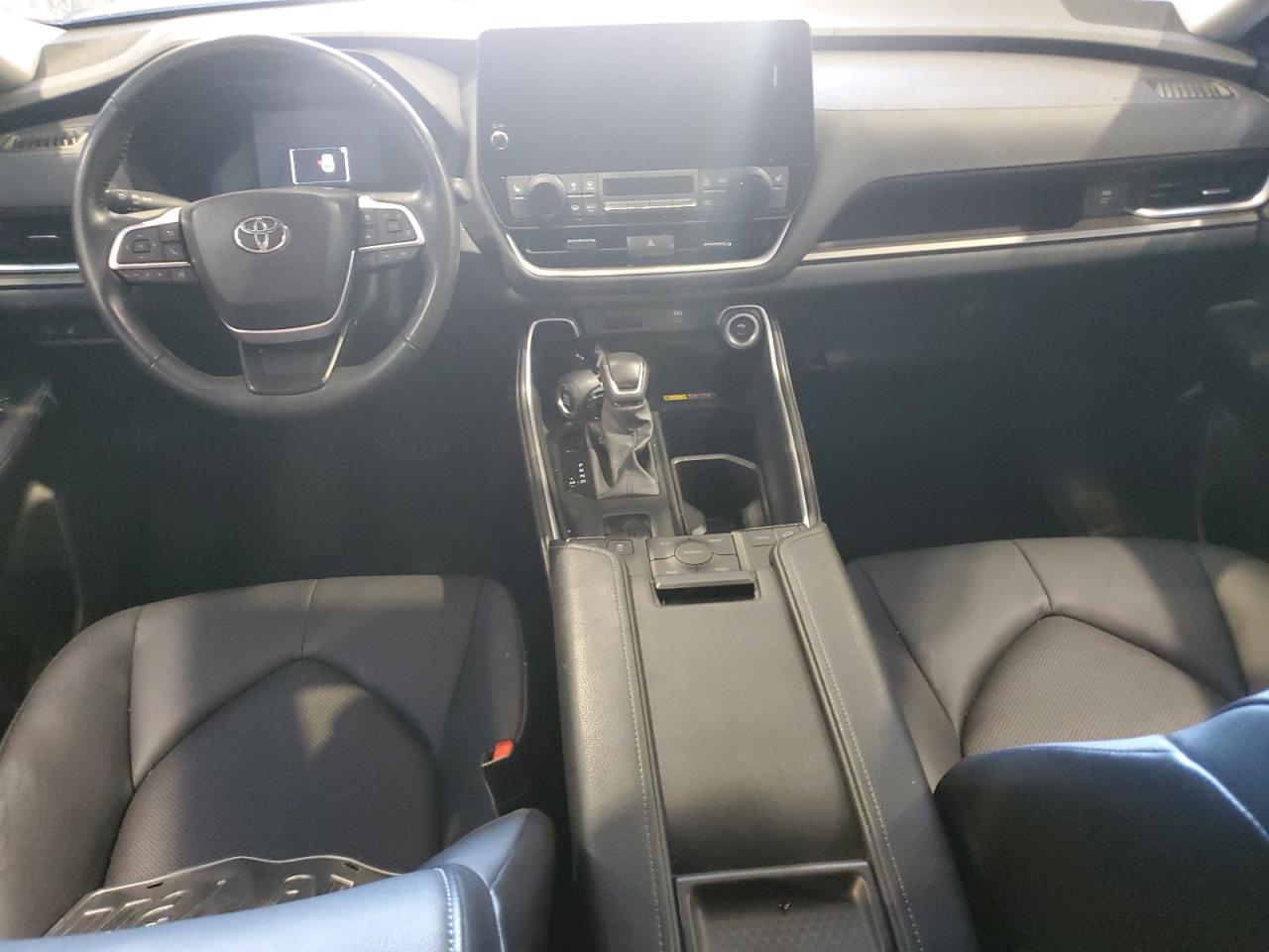 TOYOTA HIGHLANDER XLE