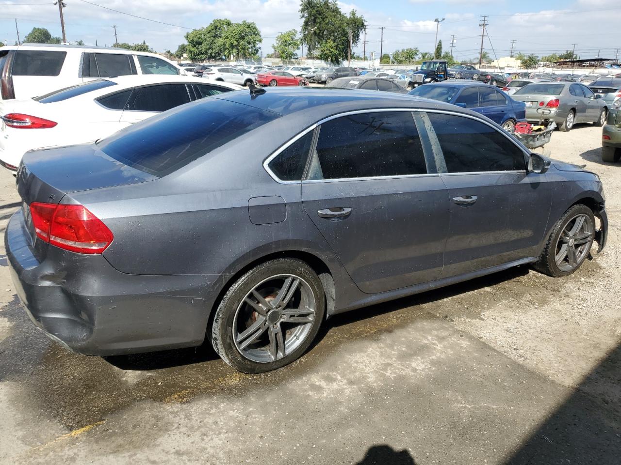 VOLKSWAGEN PASSAT SE