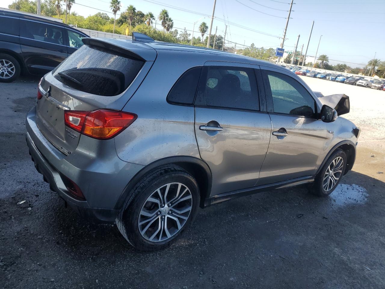 MITSUBISHI OUTLANDER ES