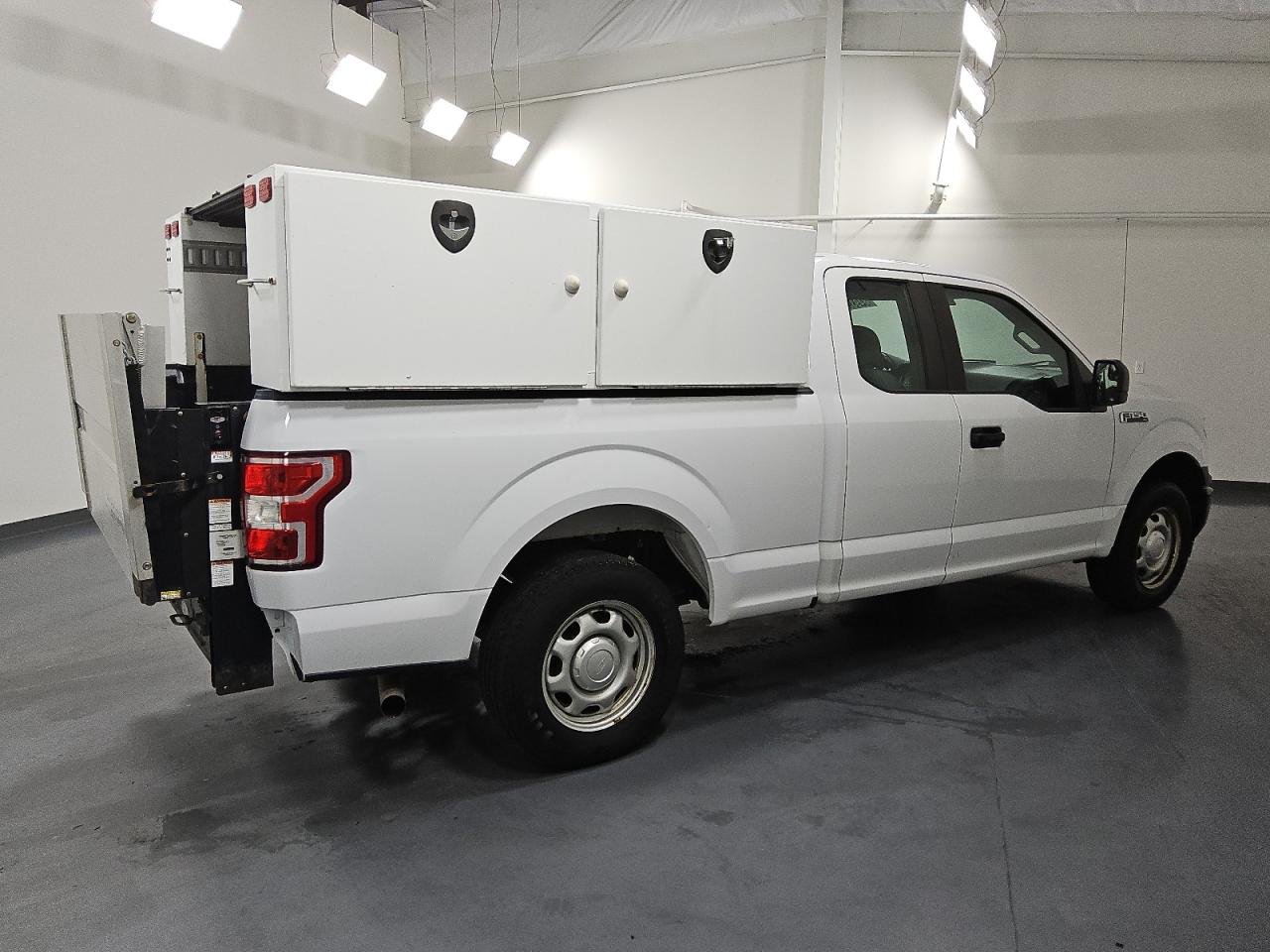 FORD F-150 SUPER CAB