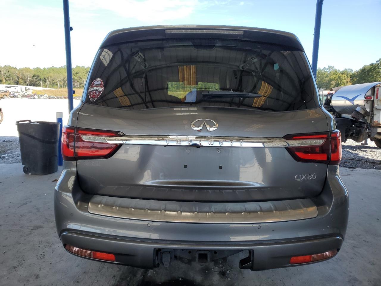 INFINITI QX80 LUXE