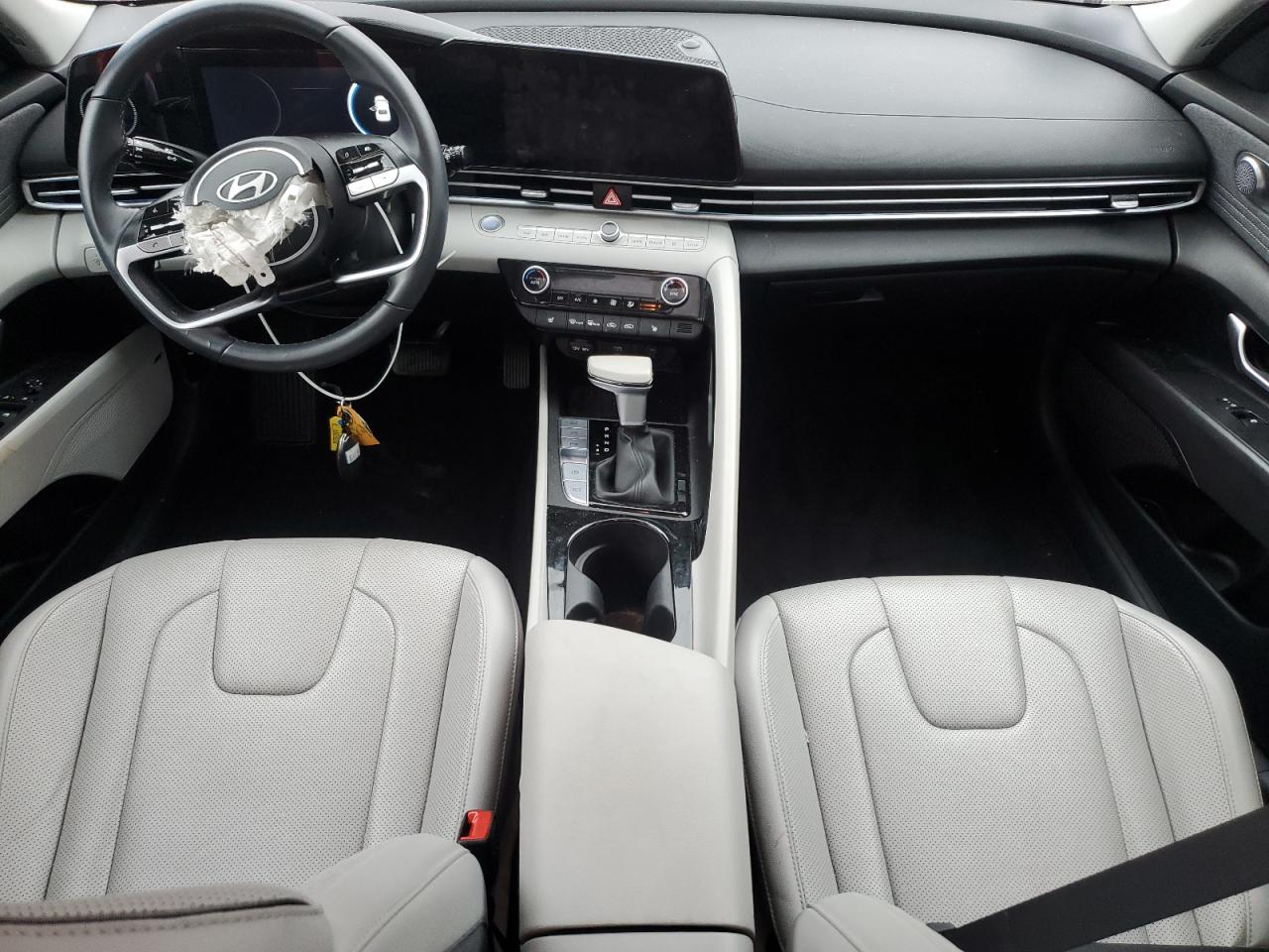 HYUNDAI ELANTRA LIMITED