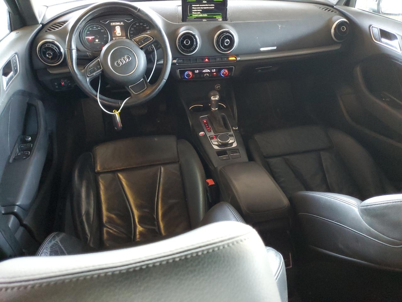 AUDI A3 E-TRON PREMIUM PLUS