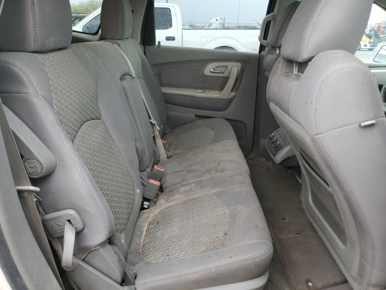 CHEVROLET TRAVERSE LS