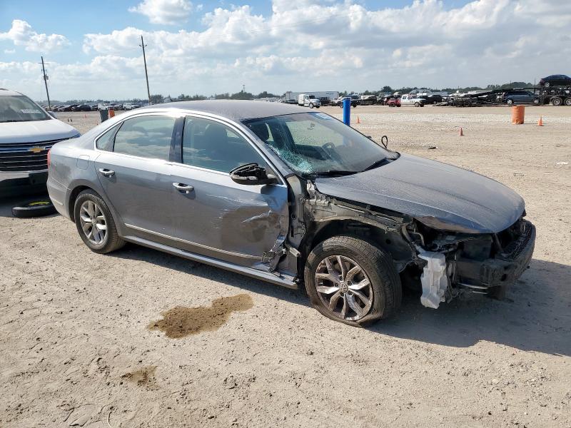 2017 VOLKSWAGEN PASSAT S - 1VWAT7A37HC084869