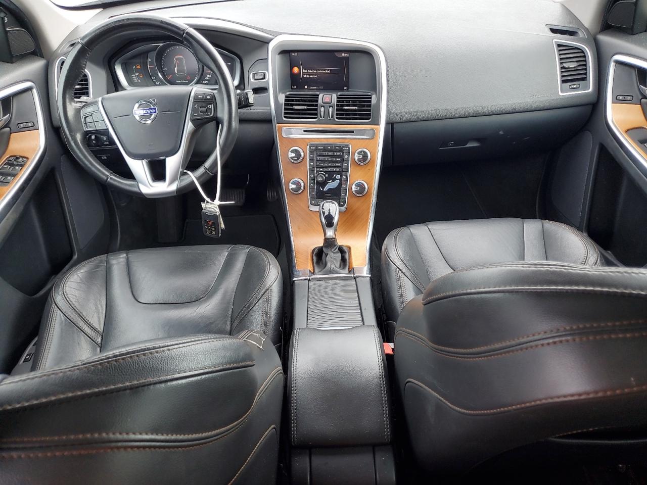 VOLVO XC60 T5 INSCRIPTION