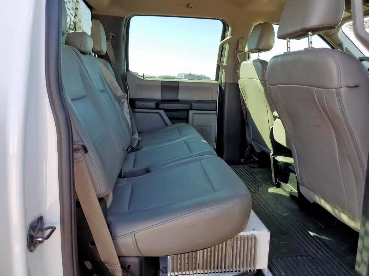 FORD F-550 SUPER DUTY