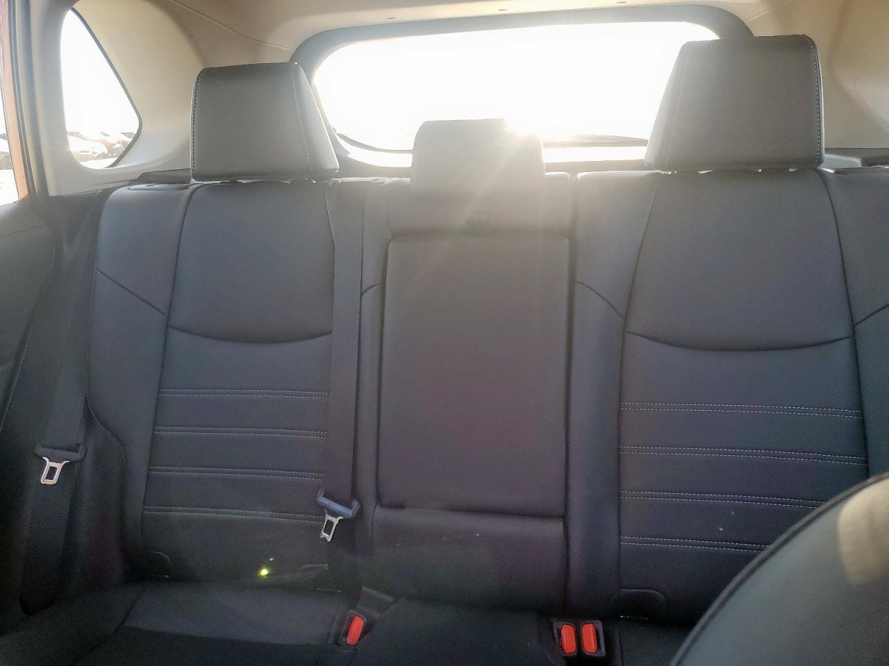 TOYOTA RAV4 XLE PREMIUM