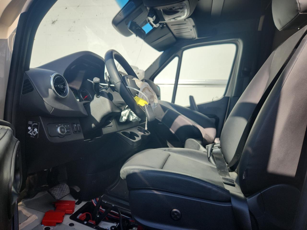 MERCEDES-BENZ SPRINTER 2500