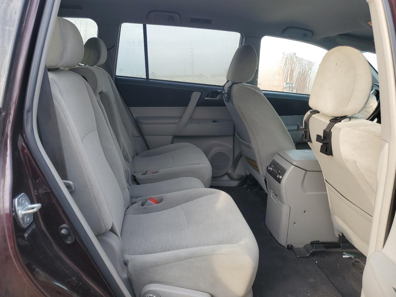 TOYOTA HIGHLANDER BASE