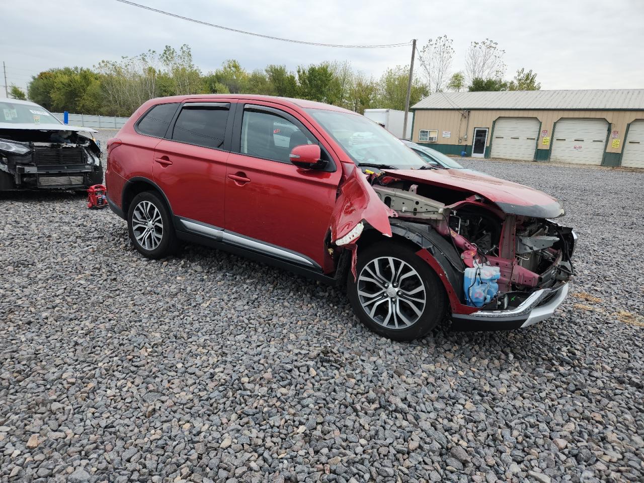 MITSUBISHI OUTLANDER SE