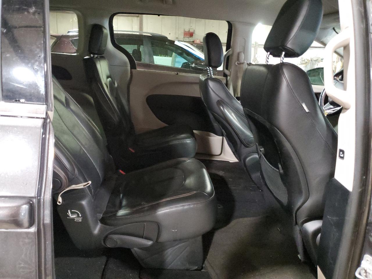 CHRYSLER PACIFICA TOURING L