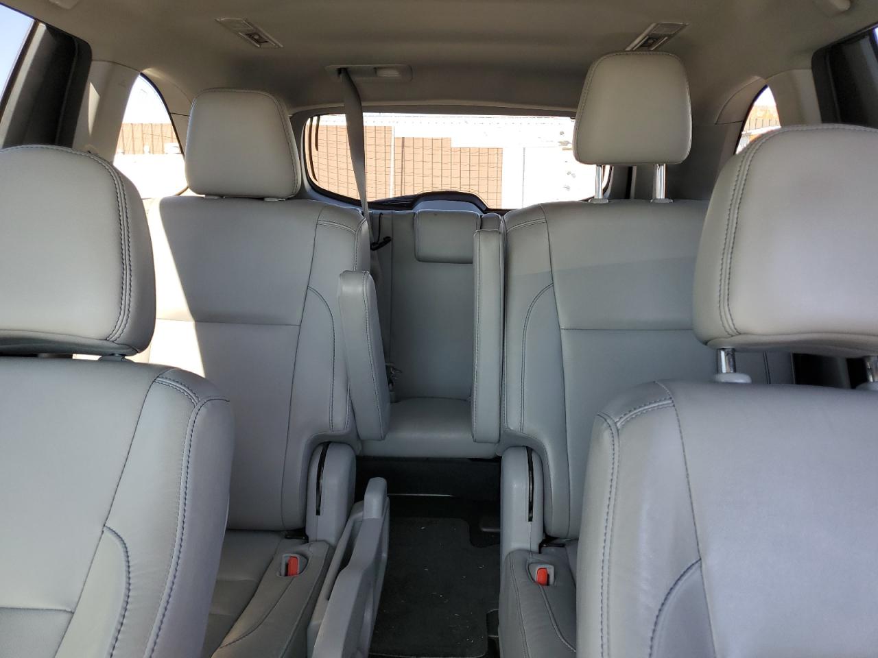 TOYOTA HIGHLANDER SE