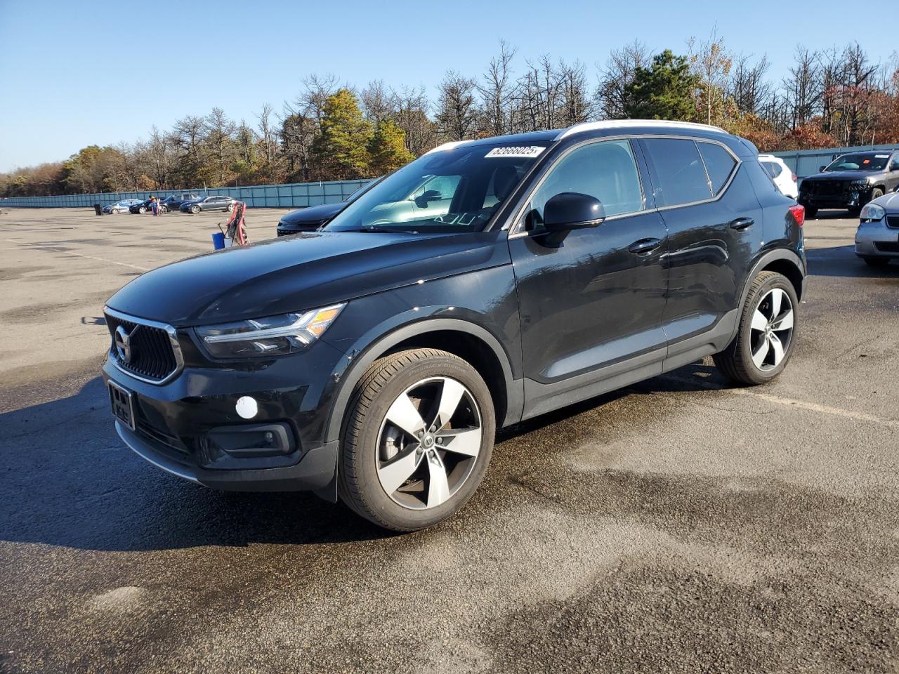 VOLVO XC40 T5 MOMENTUM