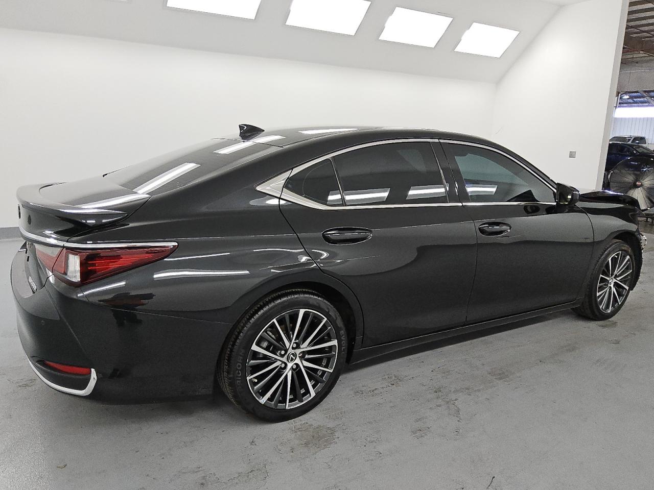 LEXUS ES 300H BASE