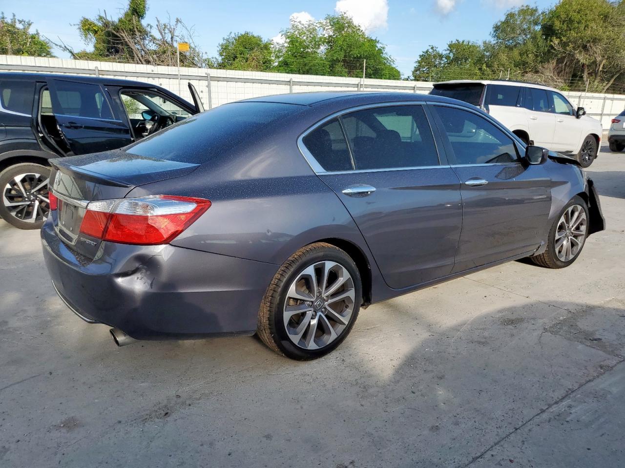 Lot #3309724866 2015 HONDA ACCORD