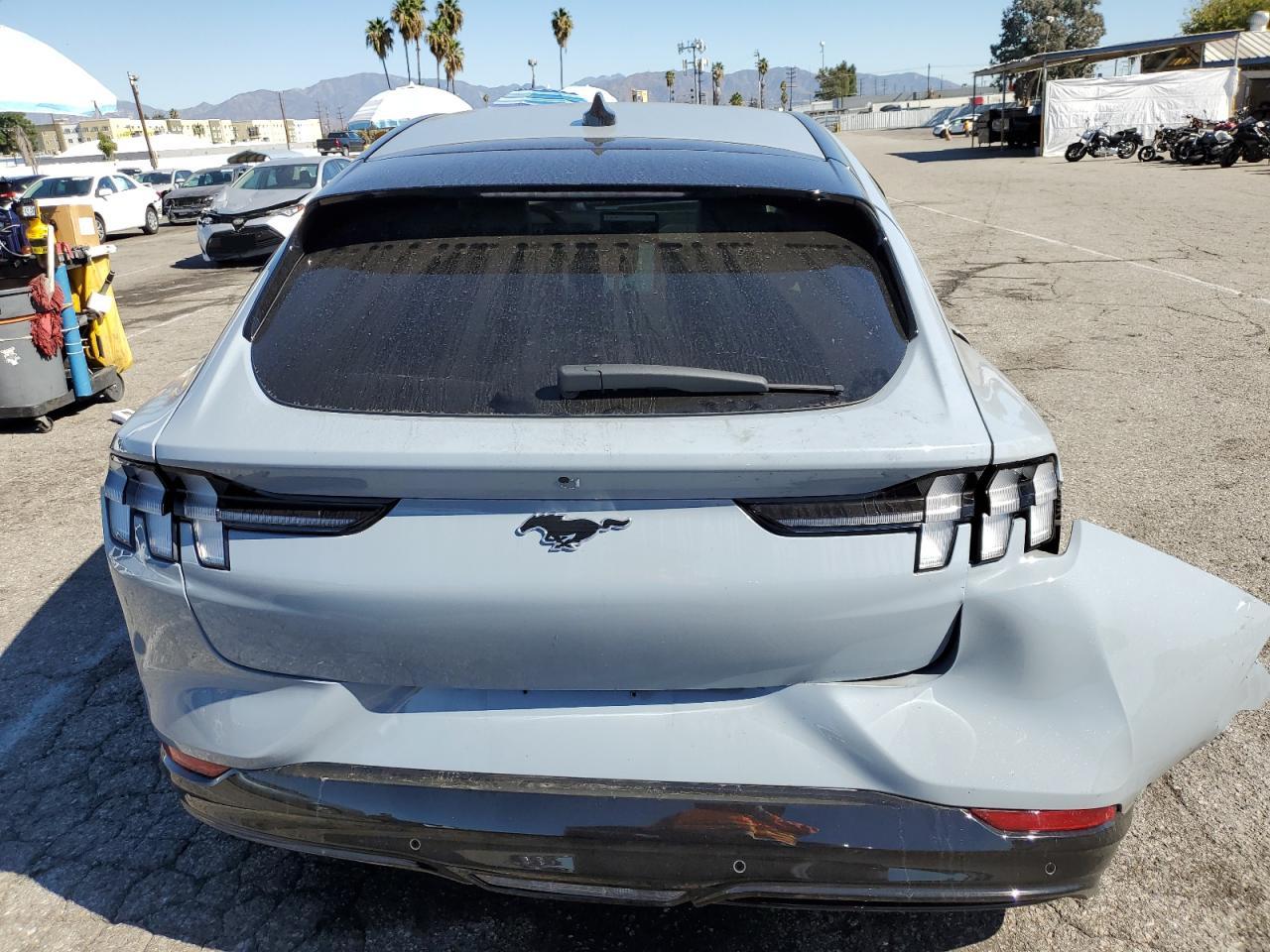 FORD MUSTANG PREMIUM