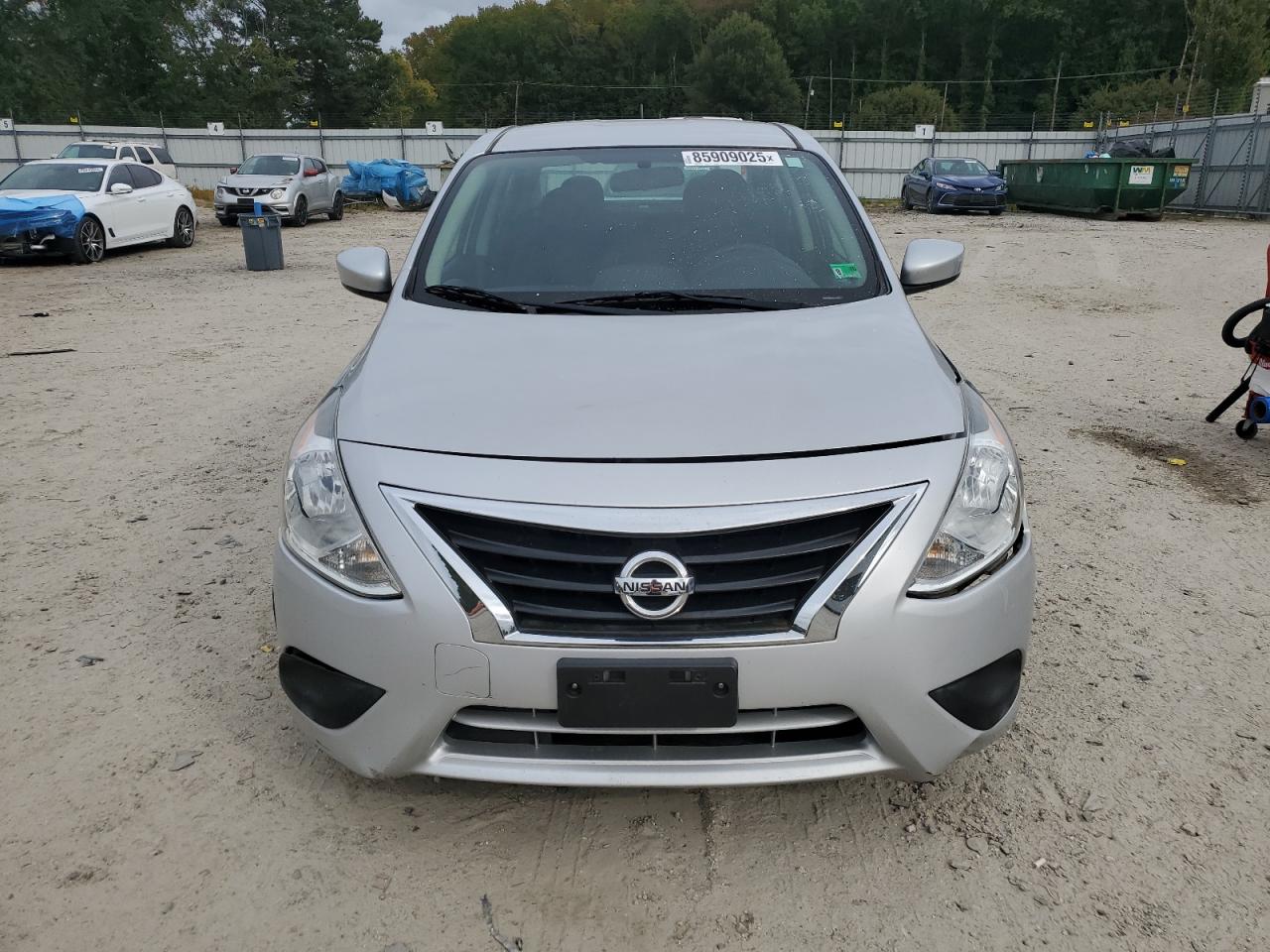 NISSAN VERSA S