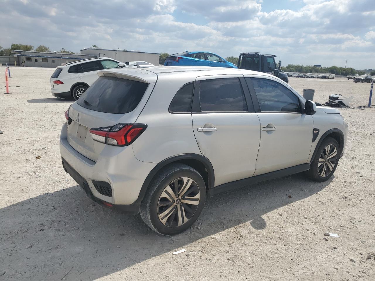 MITSUBISHI OUTLANDER ES