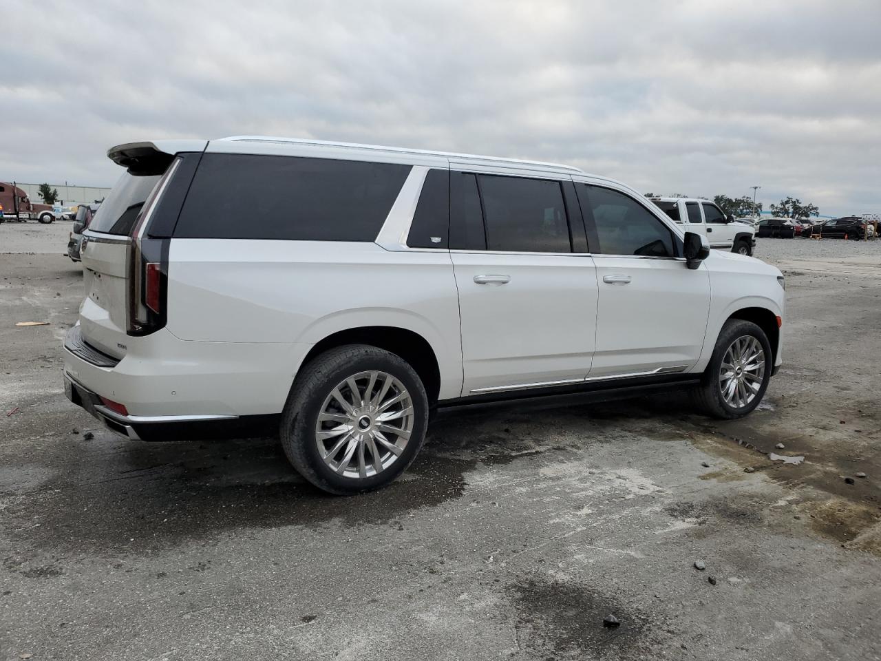 CADILLAC ESCALADE ESV PREMIUM LUXURY