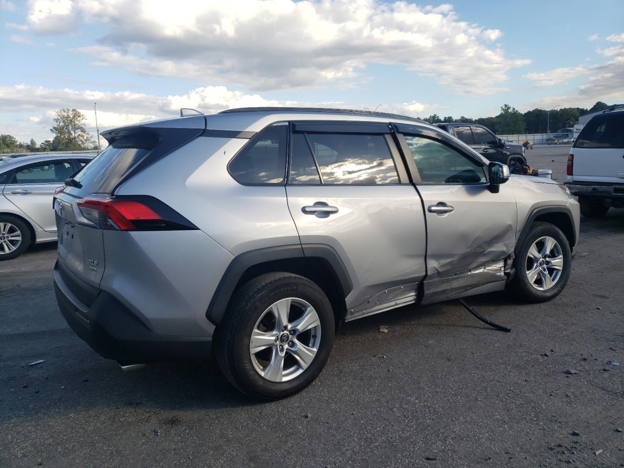 TOYOTA RAV4 XLE