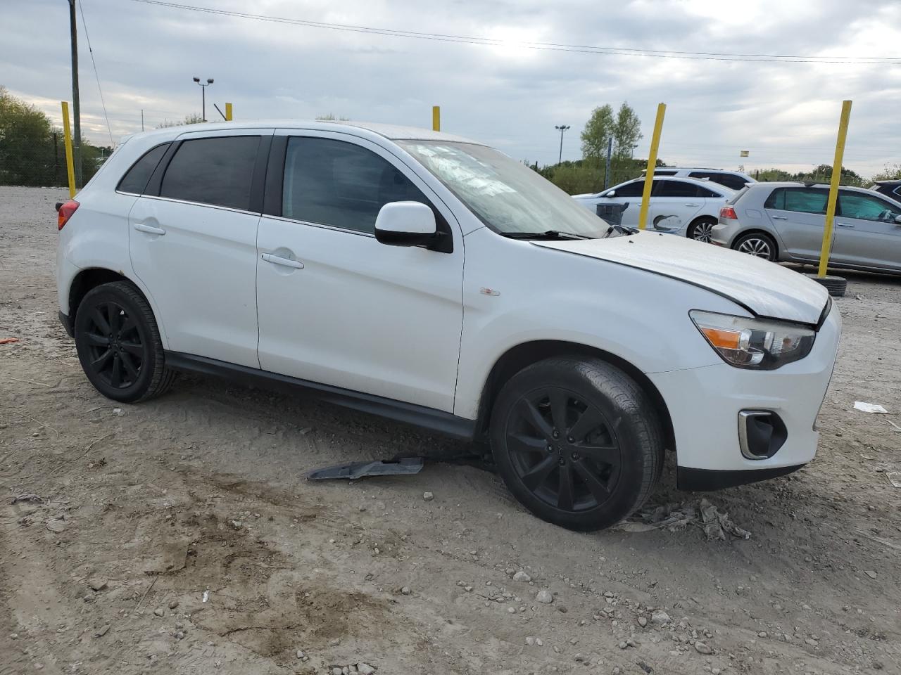 MITSUBISHI OUTLANDER SE