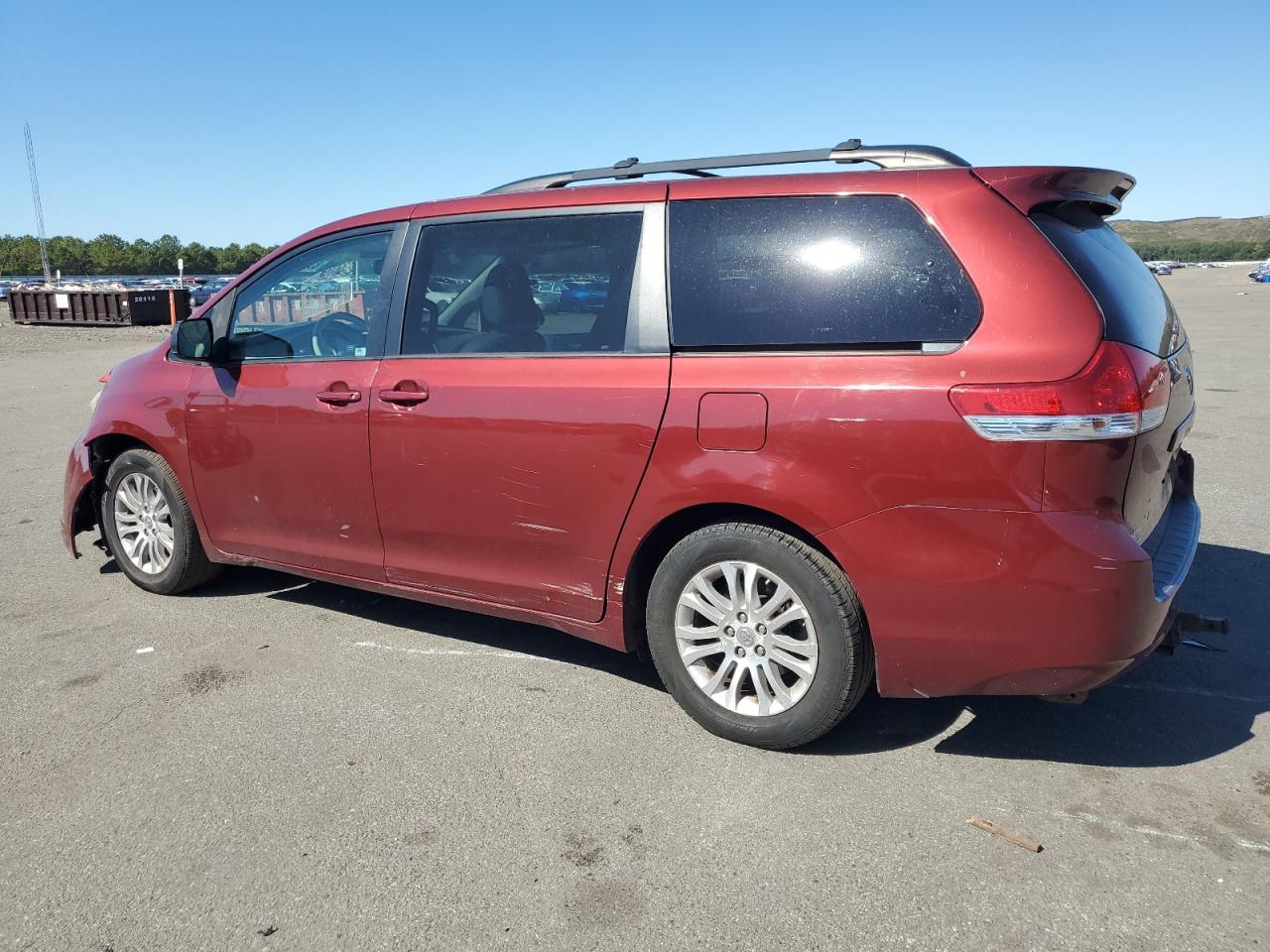 TOYOTA SIENNA XLE