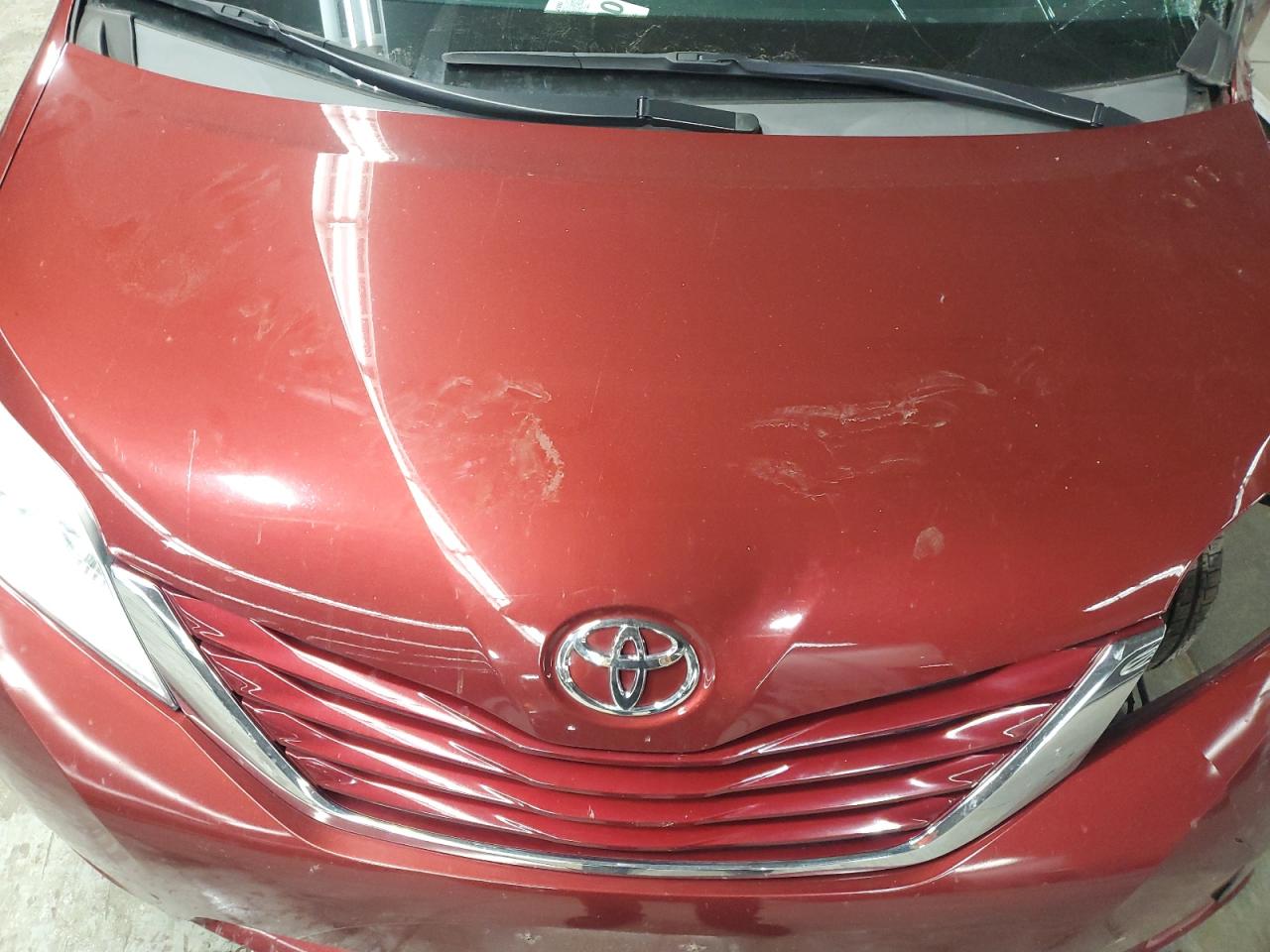 Lot #3291423146 2017 TOYOTA SIENNA LE