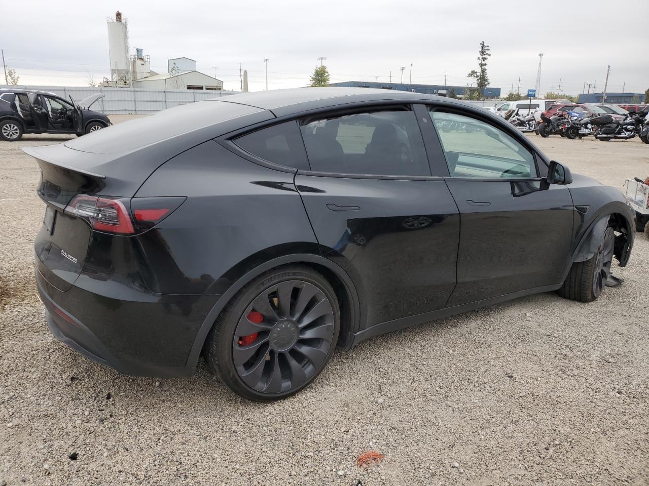 TESLA MODEL Y