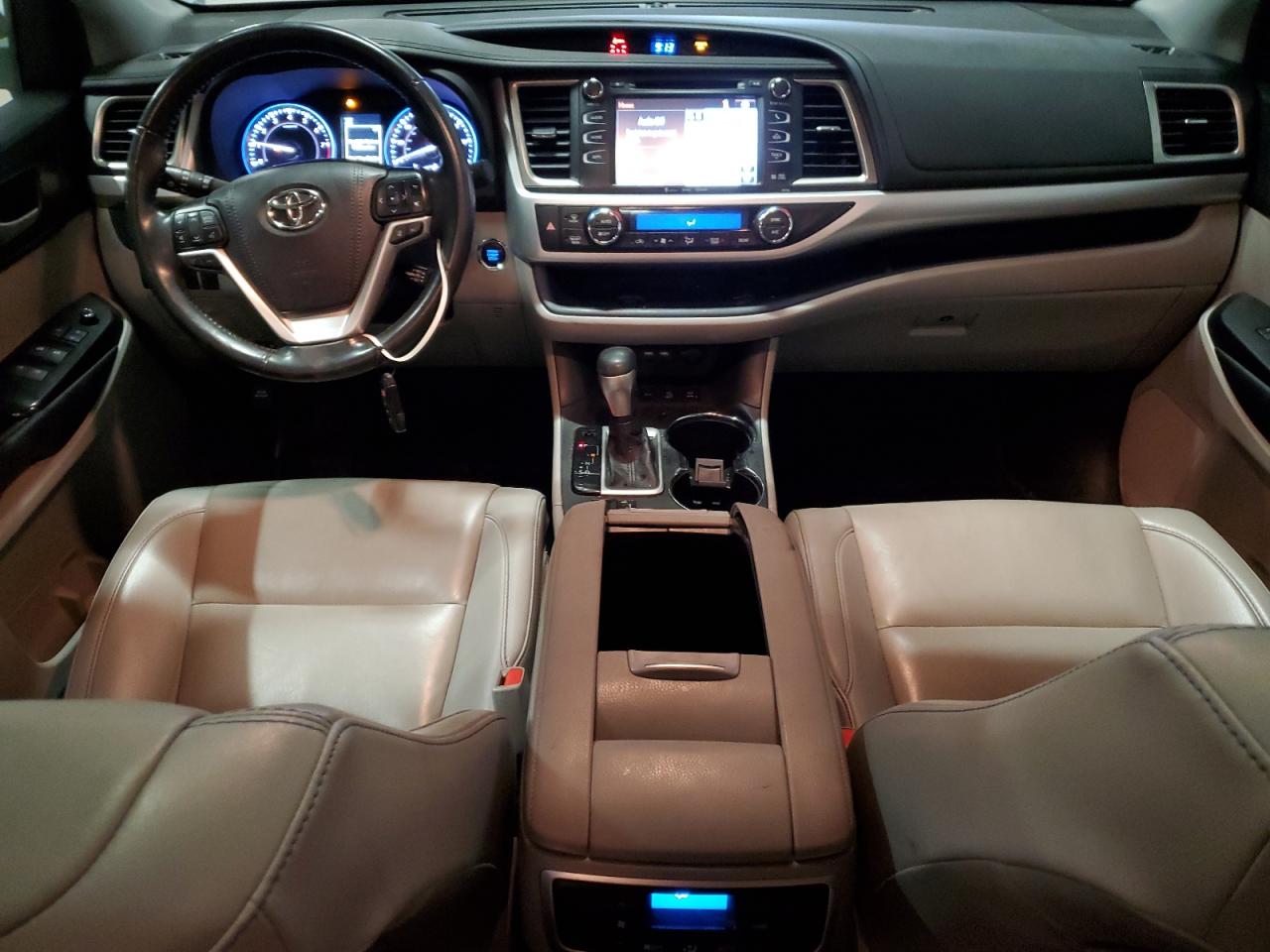 TOYOTA HIGHLANDER SE